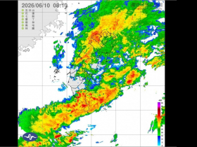 天氣／豪雨假「7縣市」明天達停班停課標準！全台最新風雨預測、紫爆熱區「雨勢猛烈不亞於颱風過境」